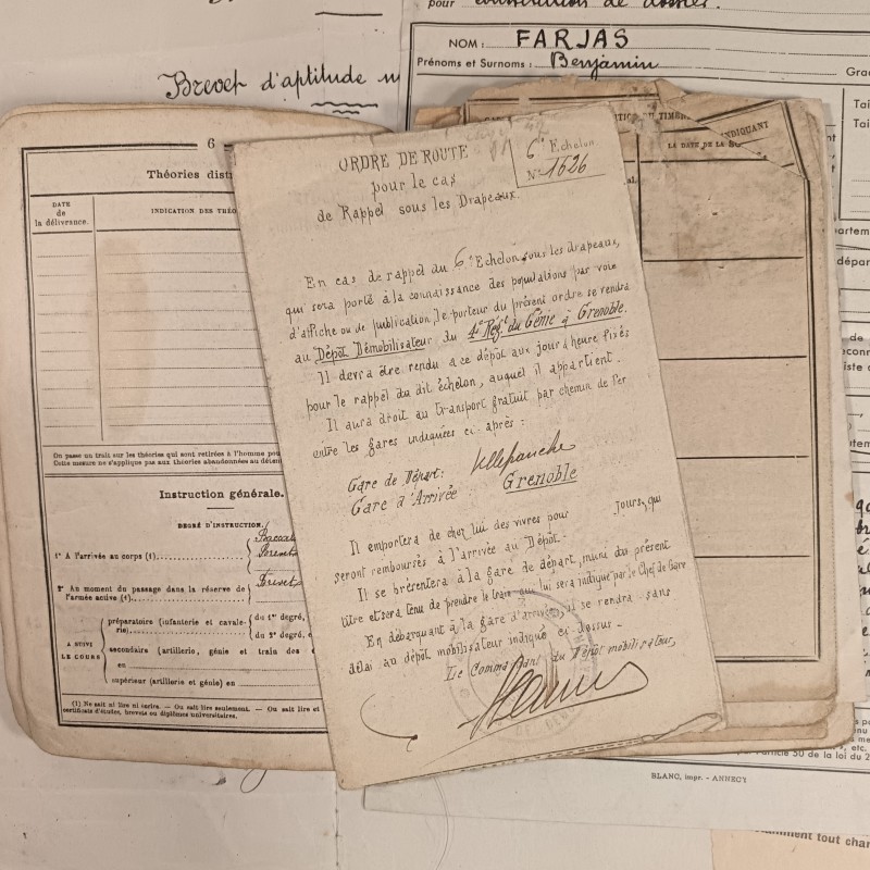 SOUVENIR D'UN CAPORAL DU GENIE ENTRE 1909 ET 1937 LIVRET PAPIER DIPLOMES PHOTOS CERTIFICATS ET PERIODE 1914 1918